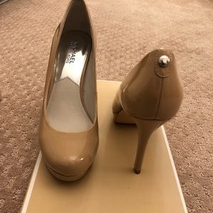 Michael Kors pumps